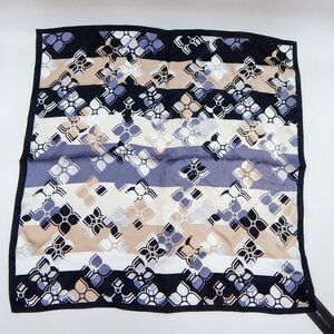 BCBGMaxazria Black White Geometric Design Silk Print Scarf Machine Edge 24 Inch